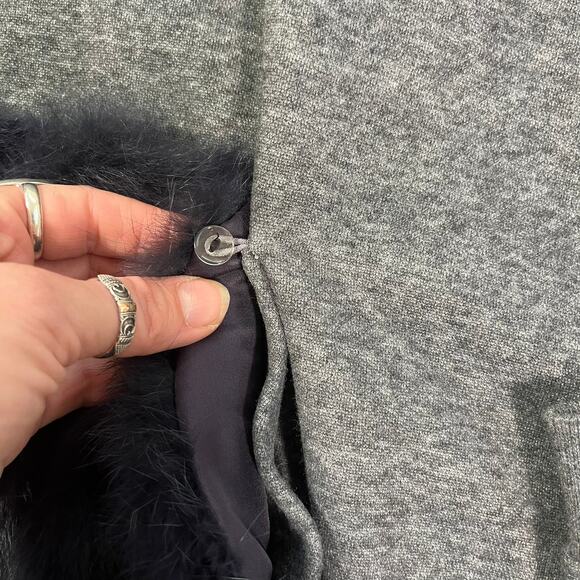 NWOT Jocelyn Small Fur Trim Pullover Hoodie Heather Gray Navy Blue Sweatshirt - Picture 3 of 11